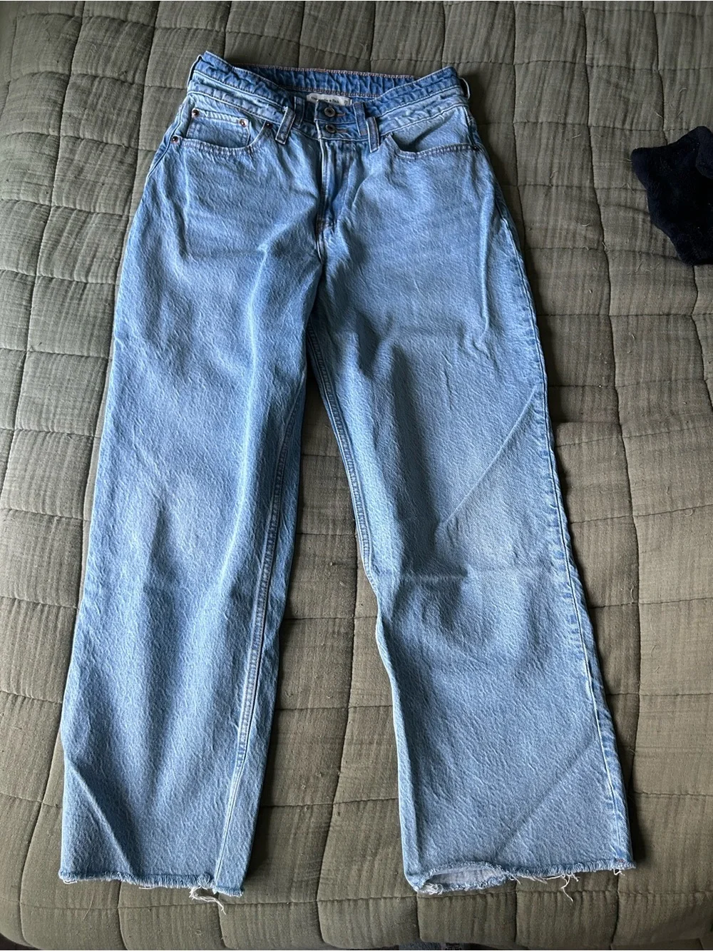 Abercrombie & Fitch The Loose High Rise Curve Love Jean